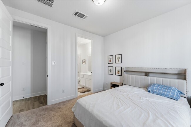 Building Photo - 3125 Stingray Cv Dr