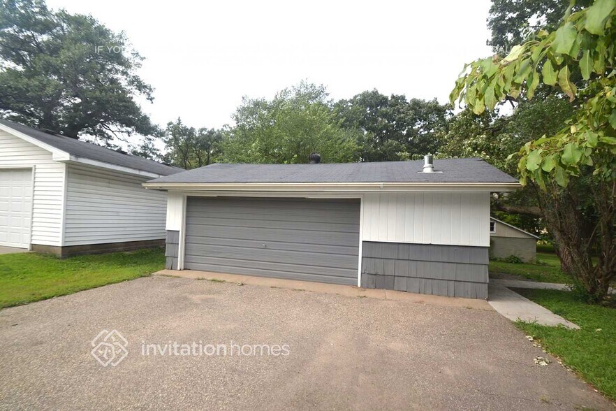 Building Photo - 6536 Arthur St NE