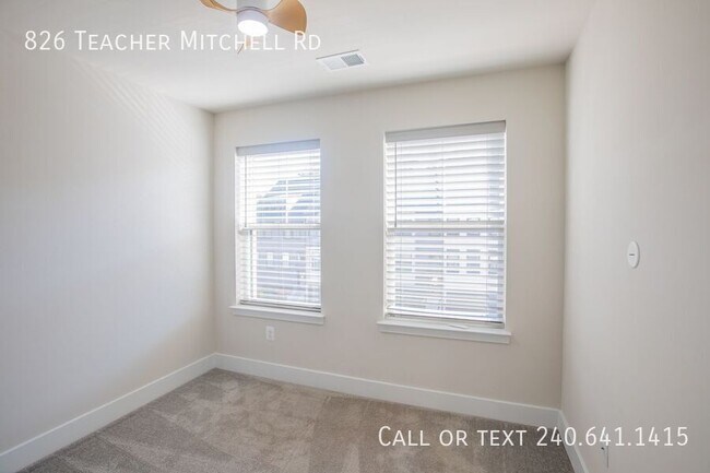 Building Photo - 826 Teacher MItchell Rd