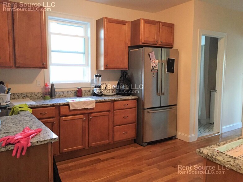 Building Photo - 23 Willard Ave