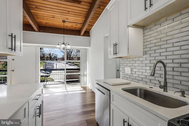 Building Photo - 7758 Donnybrook Ct