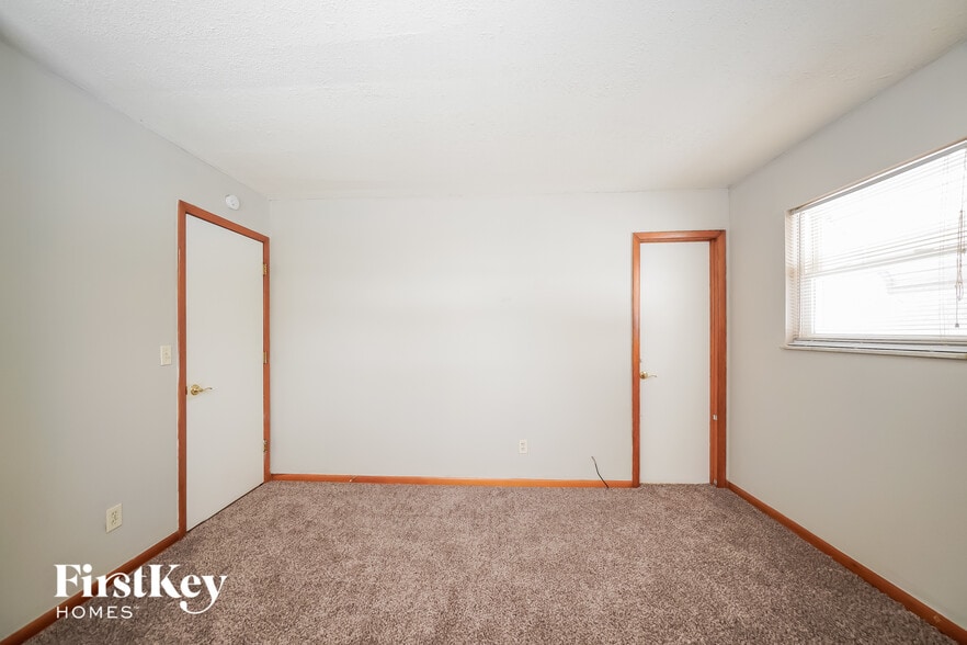 Building Photo - 130 Buisdale Dr