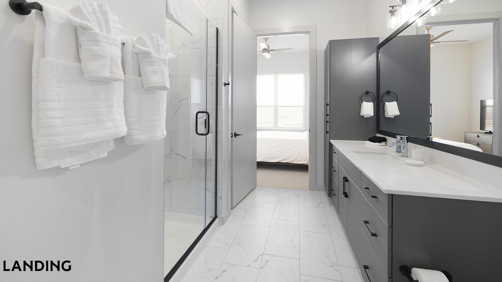 Building Photo - 1345 E 15th St