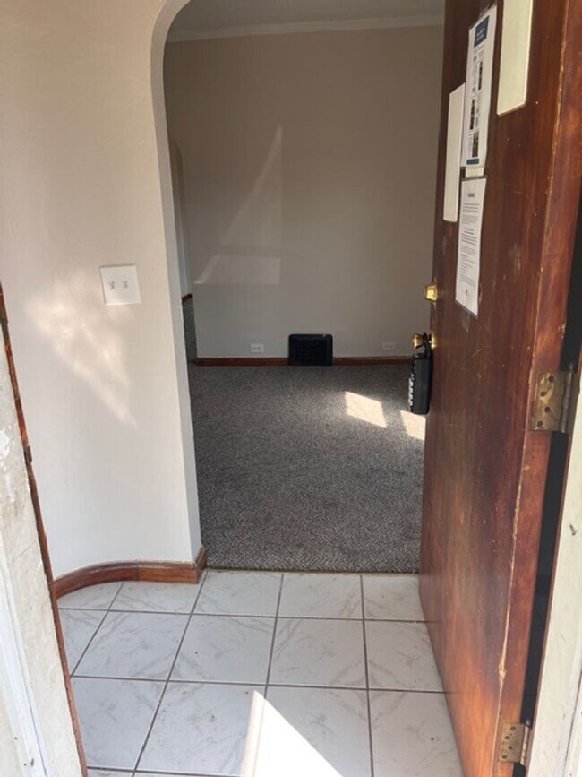 Building Photo - 4 Bed - 1.5 Bath - Single Family Home in Lorain