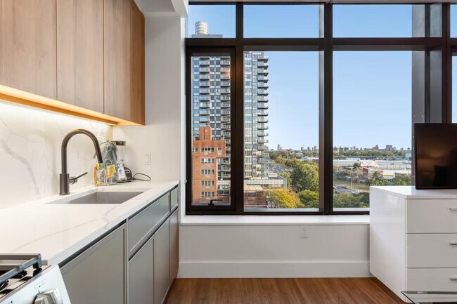 Building Photo - 219 Bay 31st St