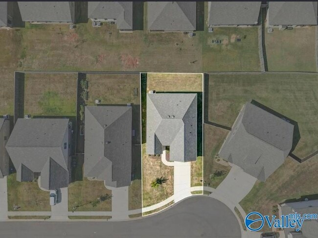 Building Photo - 203 Portrait St