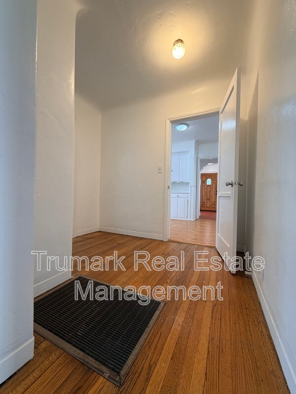 Building Photo - 729 South St