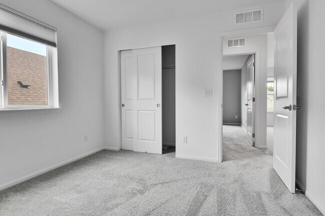 Building Photo - $4,850 - Spacious 5-Bed, 3.5 bath Home wit...
