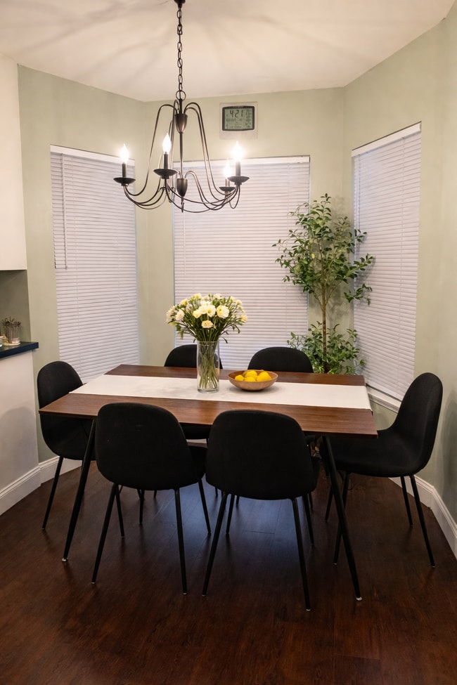 Building Photo - 102 Elliott Way