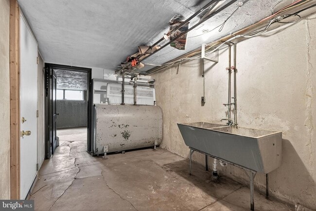 Building Photo - 7539 Mayland St