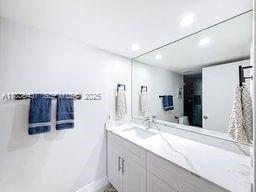 Building Photo - 350 Grapetree Dr