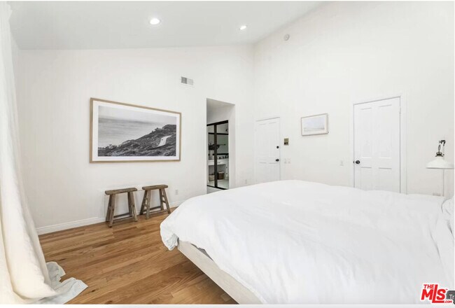 Building Photo - 1108 18th St