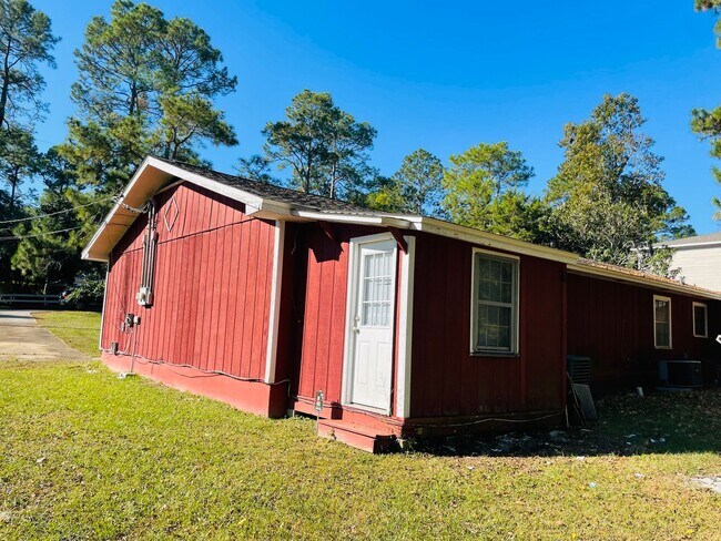 Building Photo - Duplex near Lake Jackson