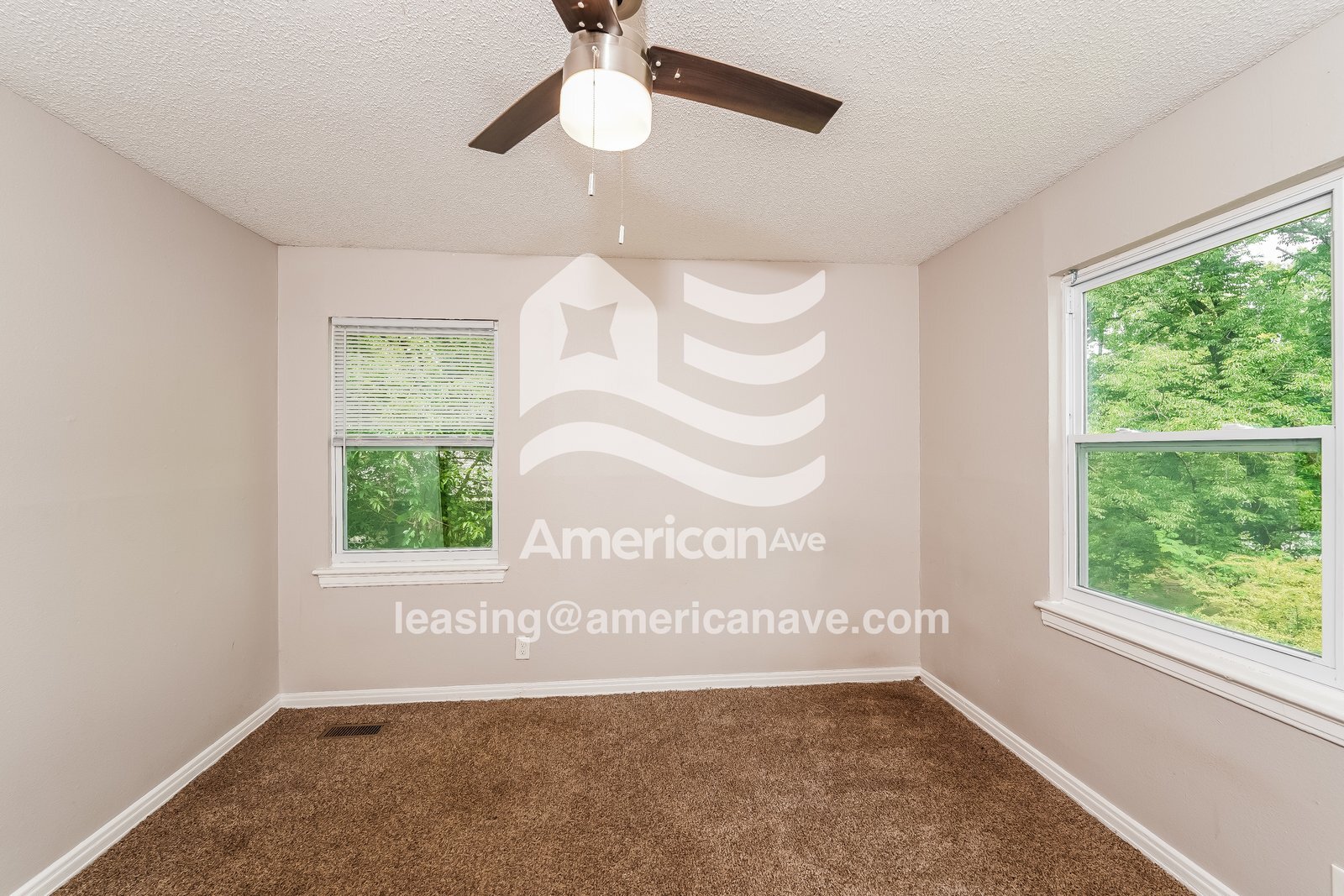 Building Photo - 820 Vanderbilt St