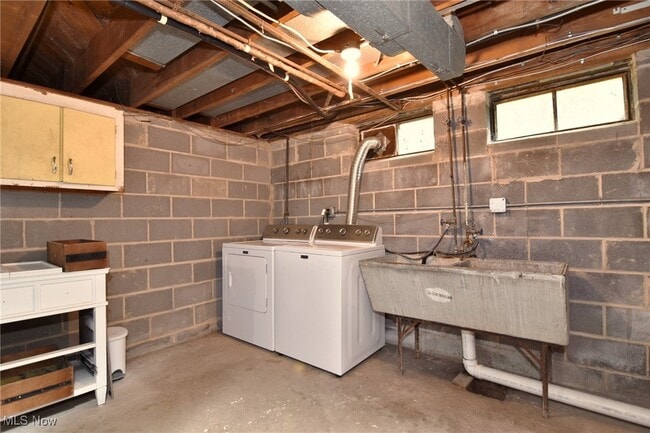 Building Photo - 4025 Ellendale Rd