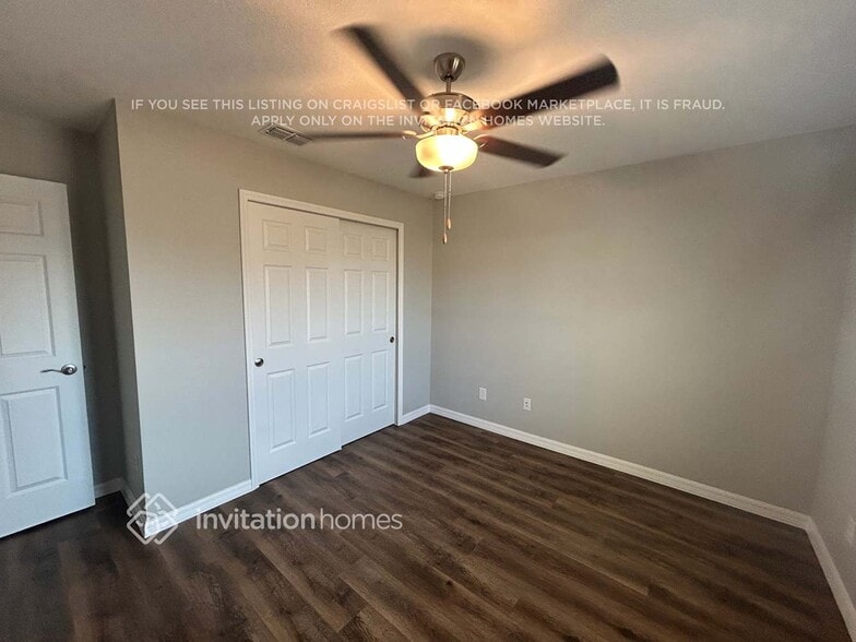 Building Photo - 711 NE 1st Ave