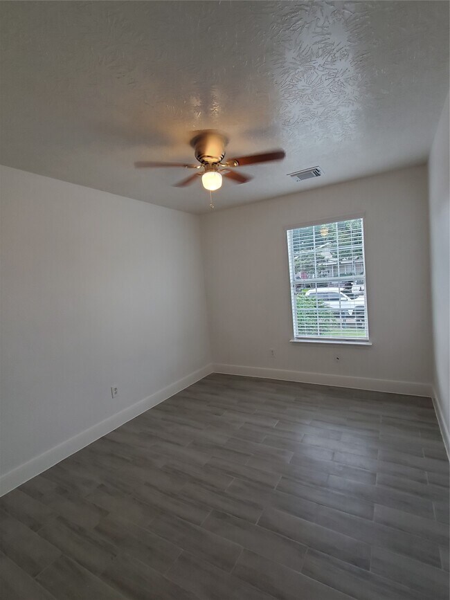 Building Photo - 5319 Cherie Crest Ct