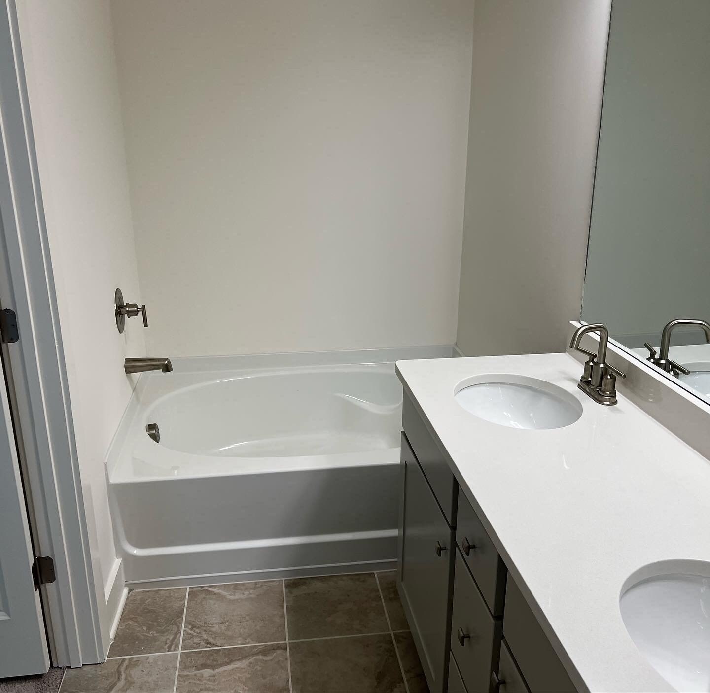 Building Photo - 6440 Scudders Dr