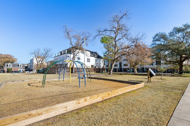 Building Photo - 1608 Colorado St