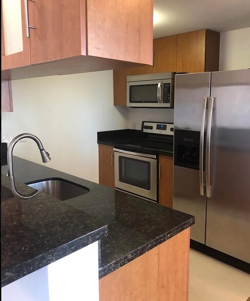 Building Photo - 601 NE 23rd St