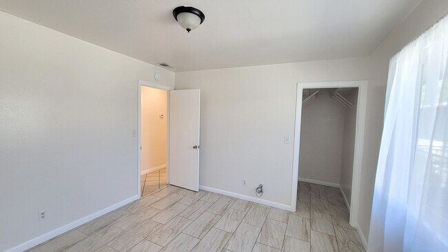 Building Photo - 2 bed/ 2 bath in El Cajon