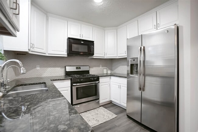 Building Photo - 56 E White Willow Cir