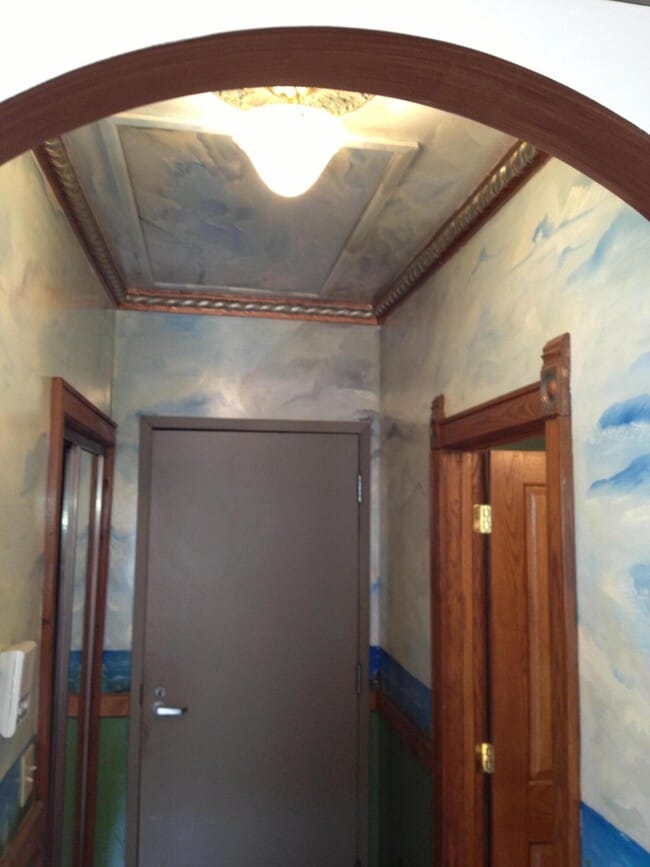 Building Photo - 906 S 5th St