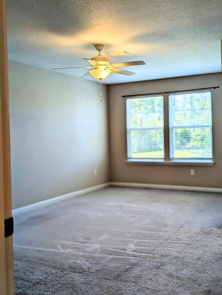Building Photo - 10305 Alder Creek Ln