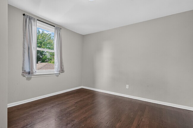 Building Photo - 7945 W 91st St