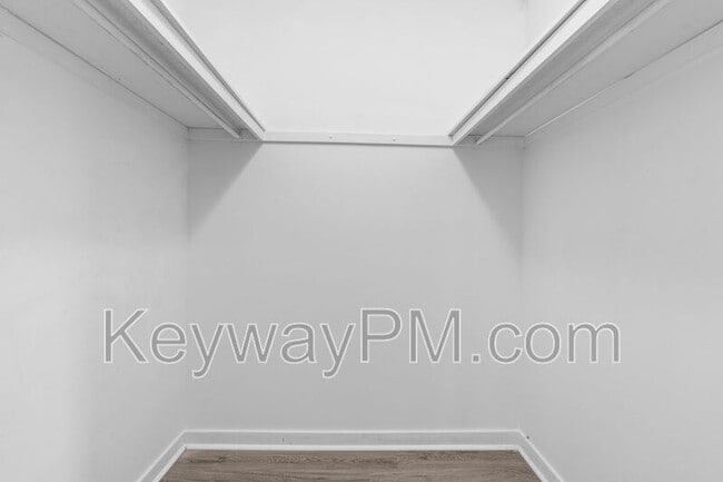 Building Photo - 107 Robinwood Dr