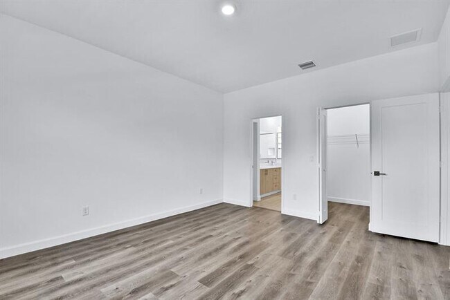Building Photo - 706 Stellar Ct