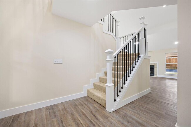 Building Photo - 507 Deercreek Ln