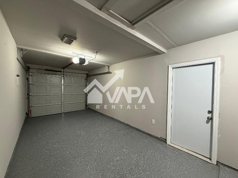 Building Photo - 7817 Leafy Hollow