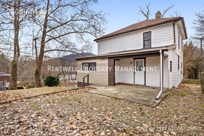 Building Photo - 2800 6th Ave