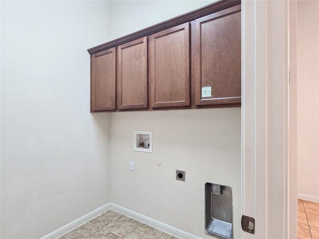 Building Photo - 13108 Hymeadow Cir