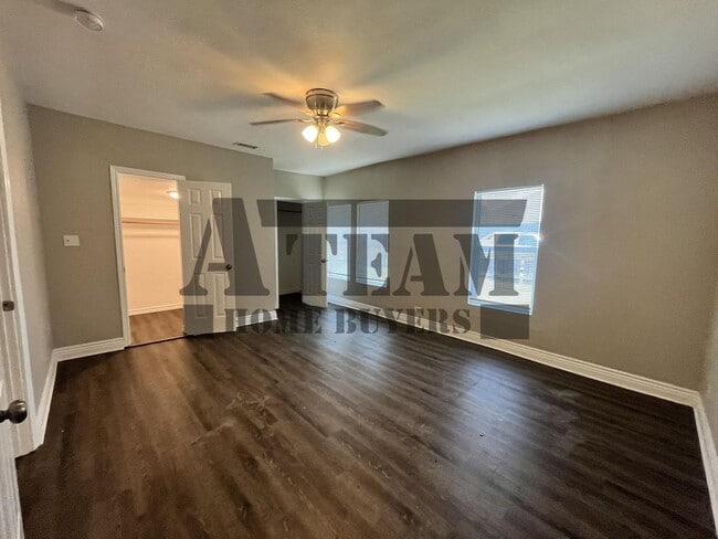 Building Photo - Modern 4 Bedroom 2 Bathroom home for rent!
