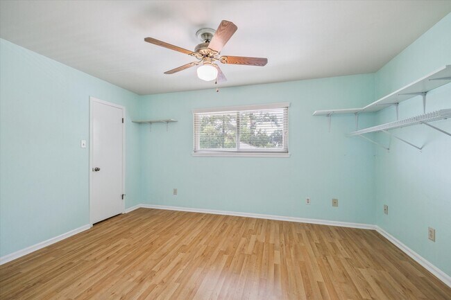 Building Photo - 1711 Chestnut Ridge Rd