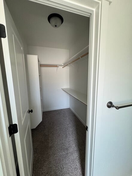 Master Walk in closet - 1264 Terra Ave