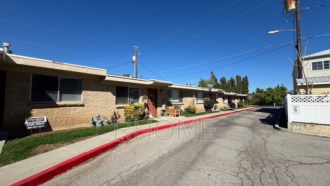 Building Photo - 267 W Center St