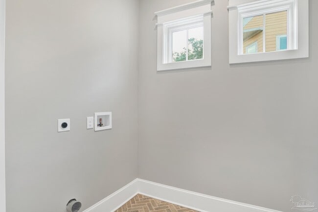 Building Photo - 1105 E Jackson St