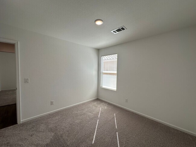 Building Photo - Beautiful 2024 Build 3 Bedroom Home- Move In Special! $800 off 1st Month's Rent. $300 off 2nd and...