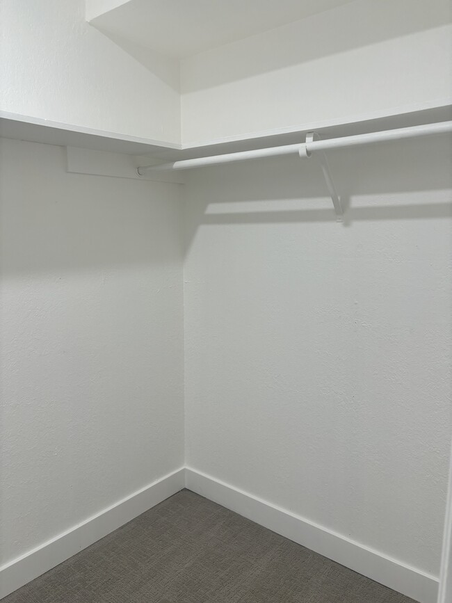 Master walk-in closet - 301 Tradewinds Dr