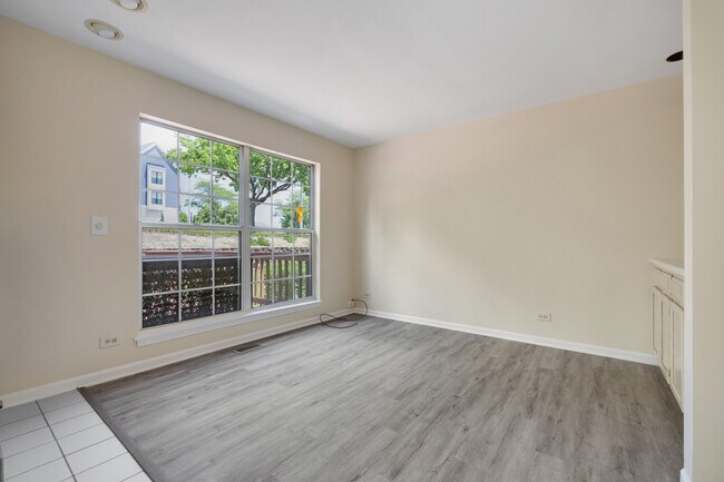 Building Photo - 2234 Seaver Ln