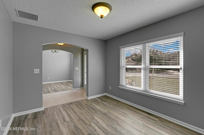 Building Photo - 695 Sid Dr