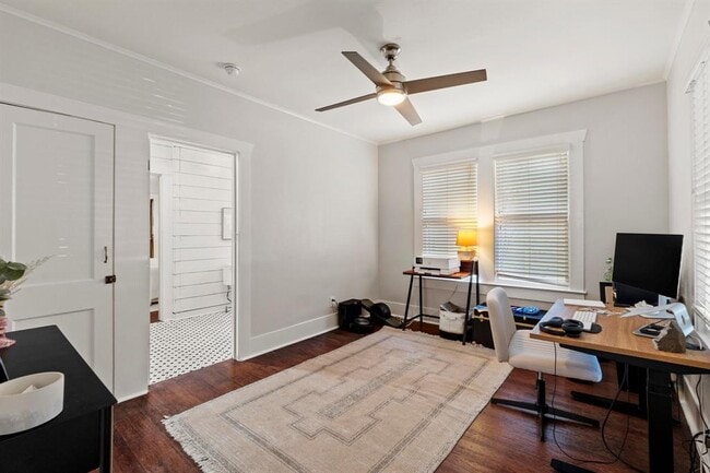 Building Photo - 1805 Brackenridge St