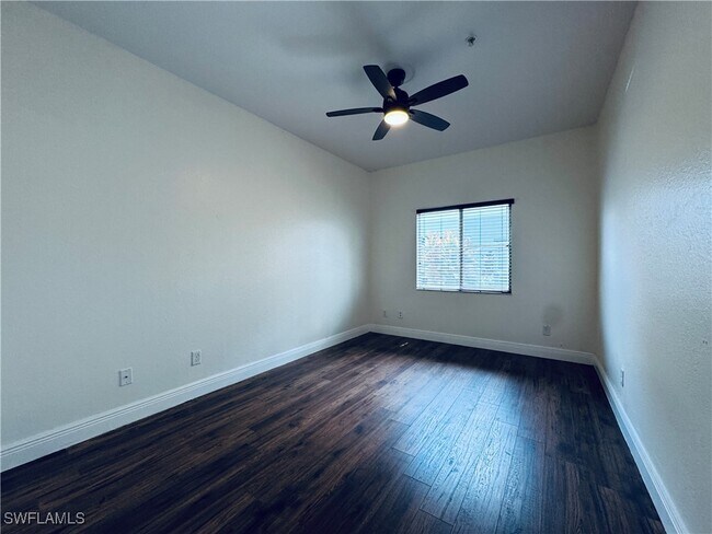 Building Photo - 12101 Santaluz Dr
