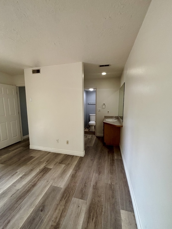 Building Photo - 215 S 1050 W