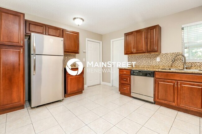 Building Photo - 3 Bedroom Pet-Friendly Home in New Port Richey, FL with Main Street Renewal