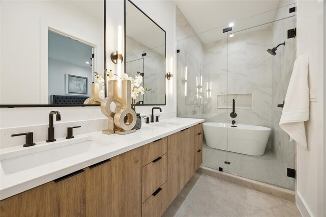 Building Photo - 5217 Lindsley Ave