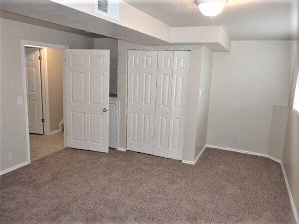 Building Photo - 859 W 2005 N